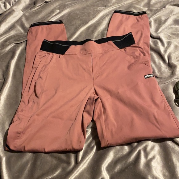 Greys anatomy scrubs - Picture 4 of 6